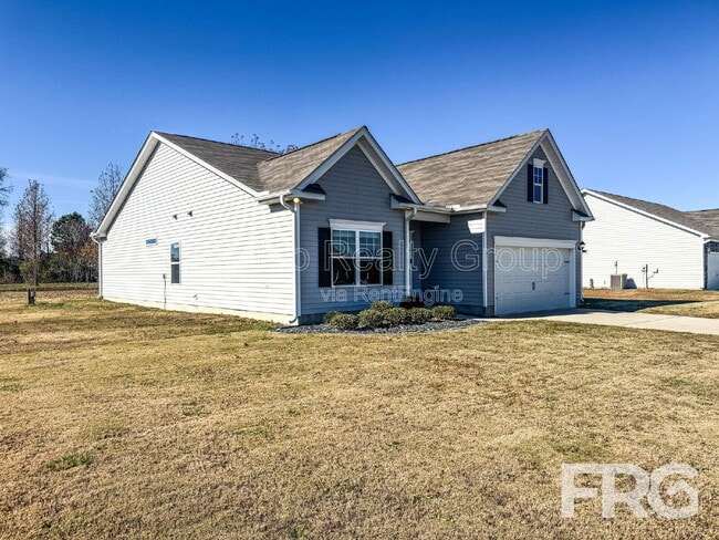 Photo - 202 Kenison Way