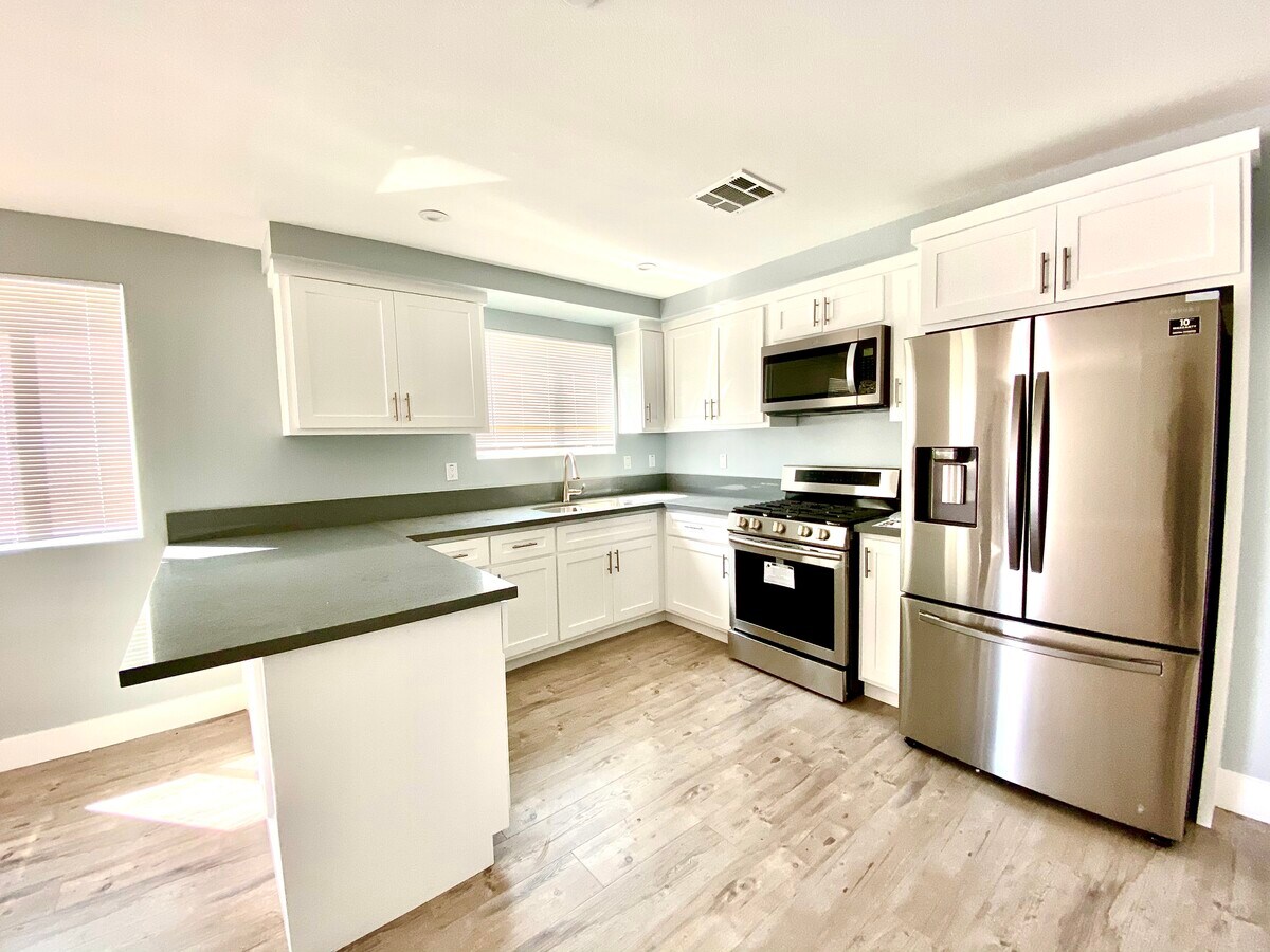 Photo - 1635 E 33rd St Unit Castle California