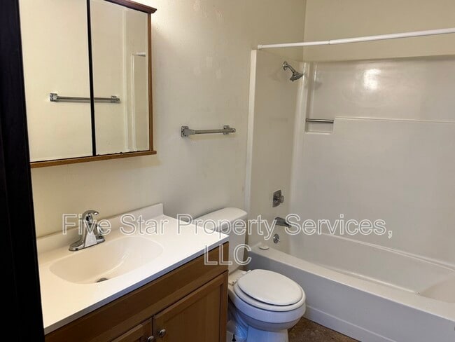 Photo - 2070 W Washington St Unit Apt 2