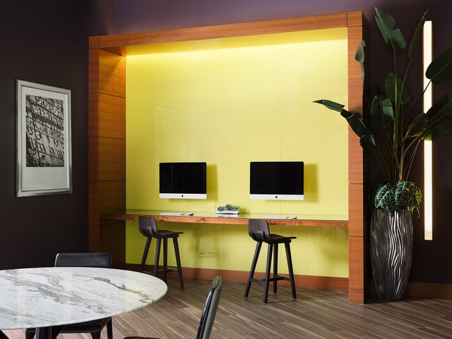 Quarry Place at Tuckahoe Resident Work Lounge