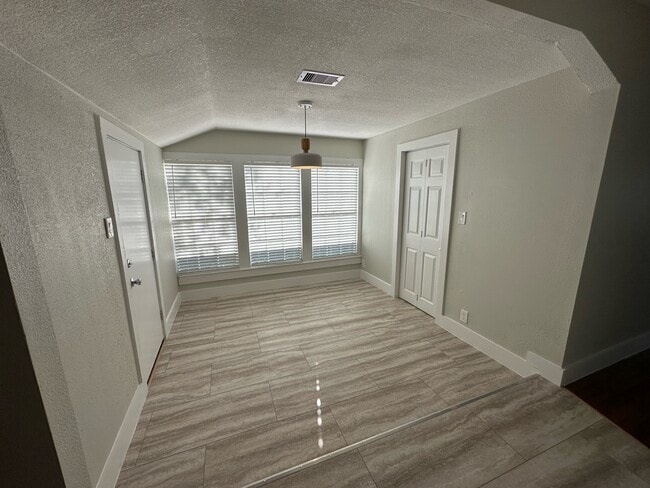 Photo - 5407 Menard Ave