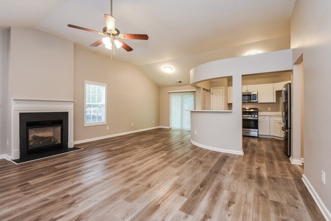 Photo - 412 Redwood Trail