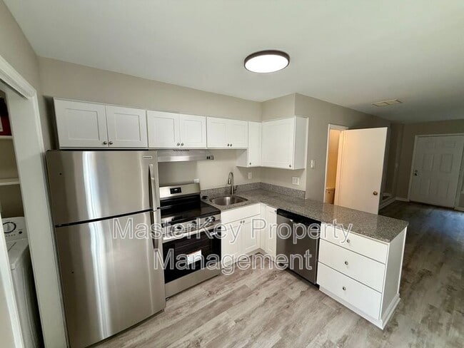 Photo - 126 Friar Ln