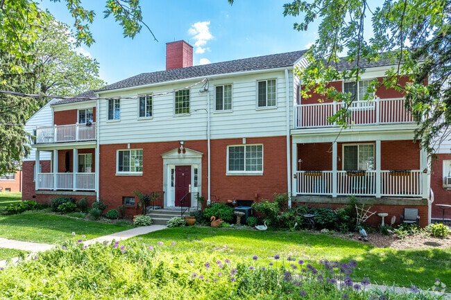 Franklin Court Apartments