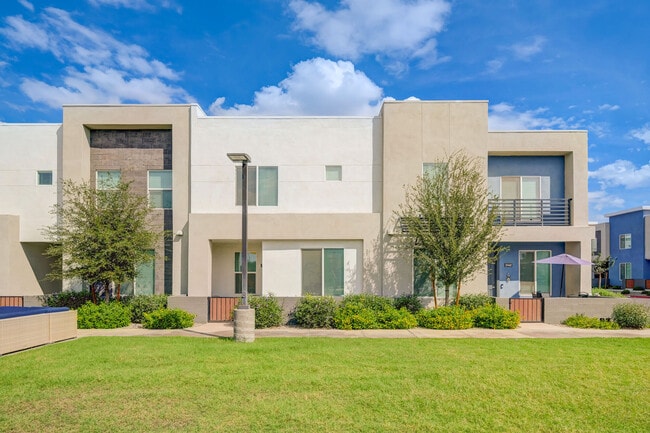 BB Living Val Vista