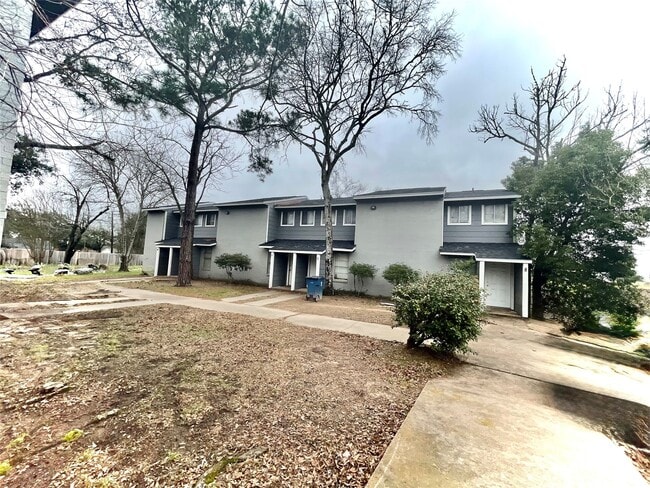 Building Photo - 702 Hargest St Unit 7 Rental