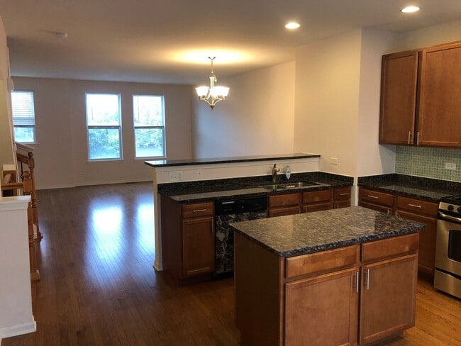 Photo - 3710 S Sangamon St