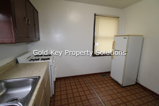 Photo - 2930 Fletcher St Unit 2930 1/2 Fletcher St