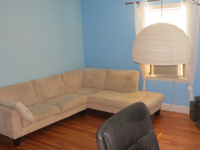 Building Photo - 23 Thayer St Unit 1