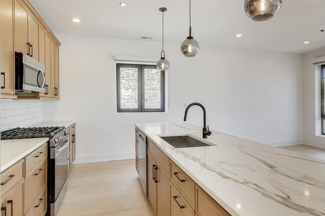 Photo - 1619 W Lawrence Ave Unit 2