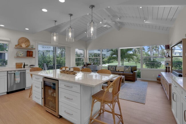 Photo - 320 S Ocean Blvd