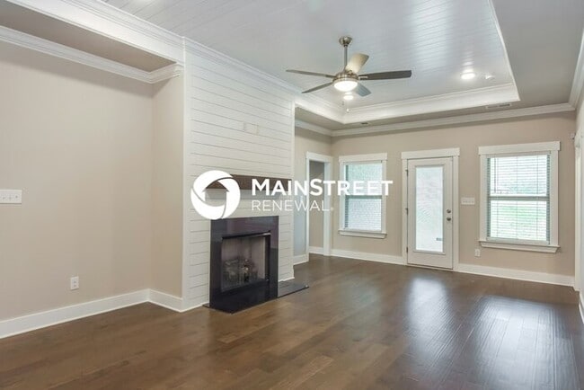 3 Bedroom Pet-Friendly Home in Owens Cross Roads, AL with Main Street Renewal