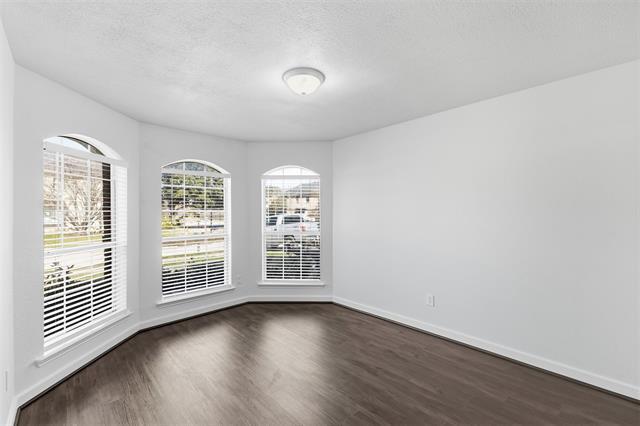 Photo - 1124 Breezewood Dr