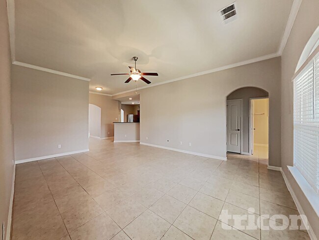 Photo - 2312 Redbud Dr