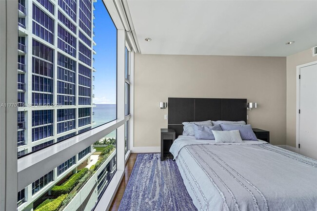 Building Photo - 6801 Collins Ave Unit 1214(door1203)
