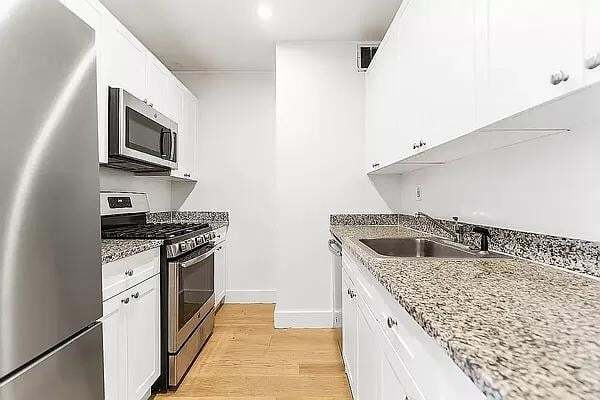 53 W Broadway Unit 1108