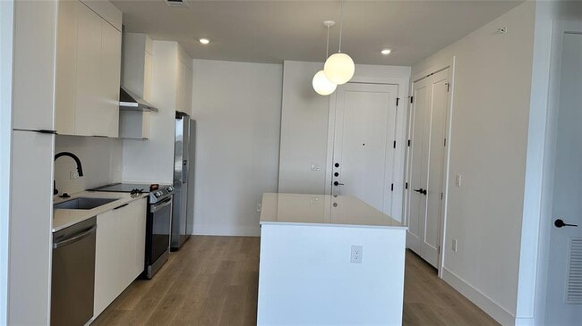 Photo - 1701 Simond Ave Unit 605