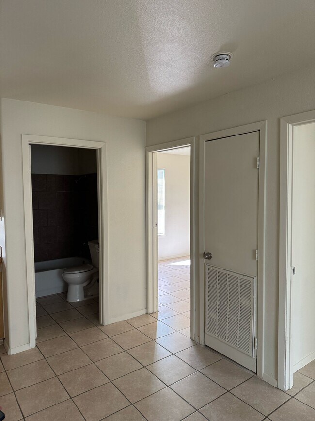 Photo - 1405 Donaldson Ave Unidad 1405 Donaldson