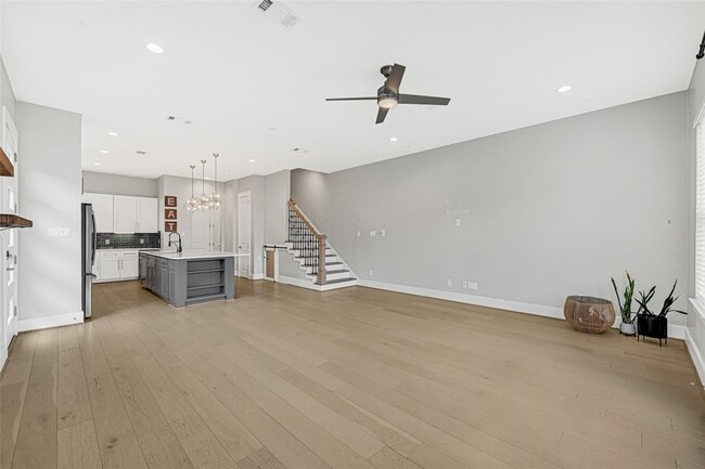 Photo - 4506 Hardy St