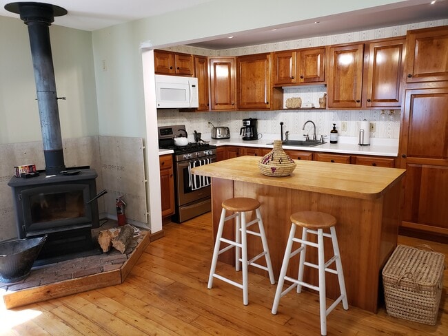 Photo - 363 Lakeview Dr