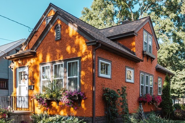 Casa Naranja- means orange house in Spanish - 920 6th Ave SE House