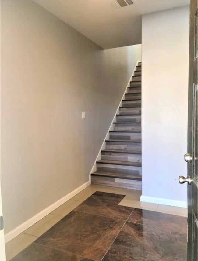 Photo - 17520 Julia Ave