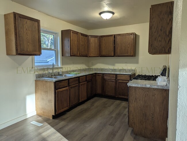 Photo - 1318 N Burbank Ave