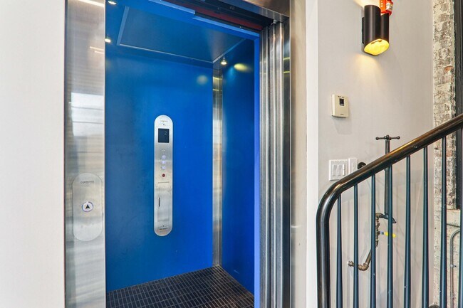 Photo - 107 W Main St