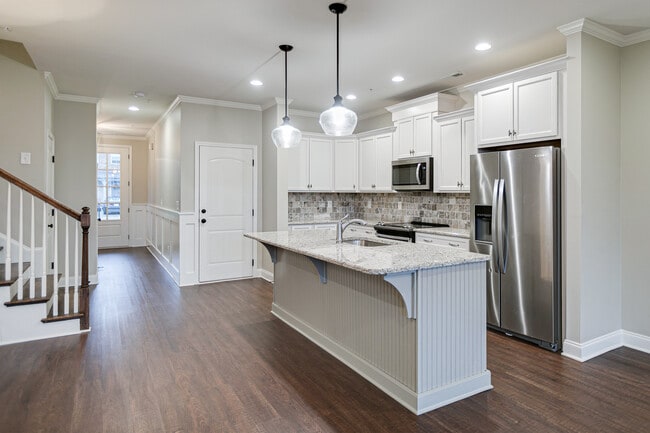 Building Photo - 2576 Wellesley Square Dr