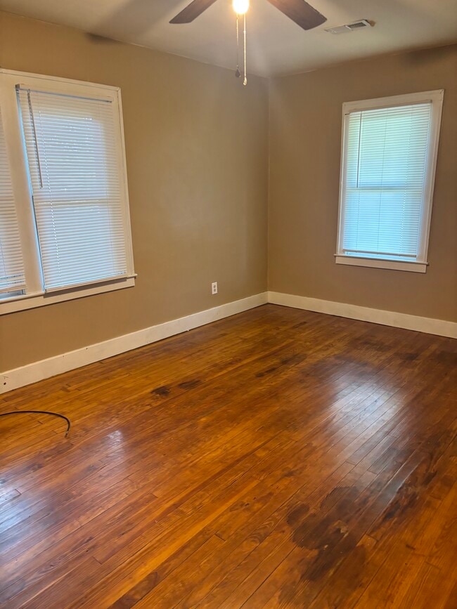 Photo - 112 W Daugherty Ave
