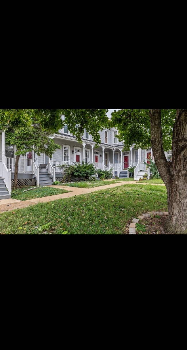 Building Photo - 1627 Dolman St