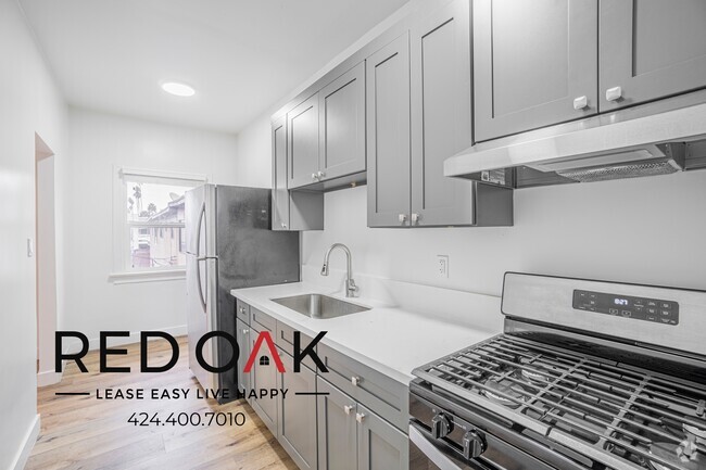 Building Photo - Excellent Studio with a Beautiful Kitchen,... Unit 210 Rental