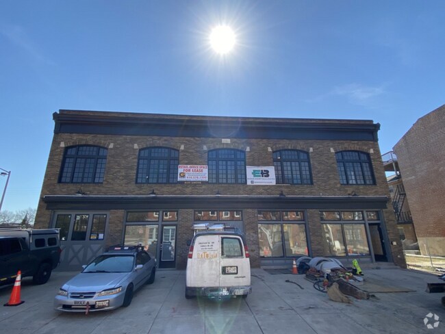 Building Photo - 1509 E Baltimore St Unit 9 Rental