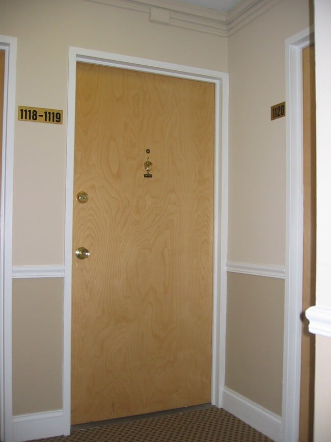 Front Door - 2101 Chestnut Unit 1119