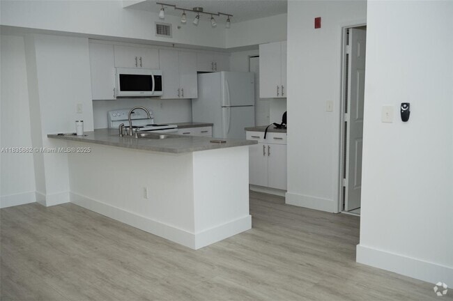 Building Photo - 2600 S University Dr Rental