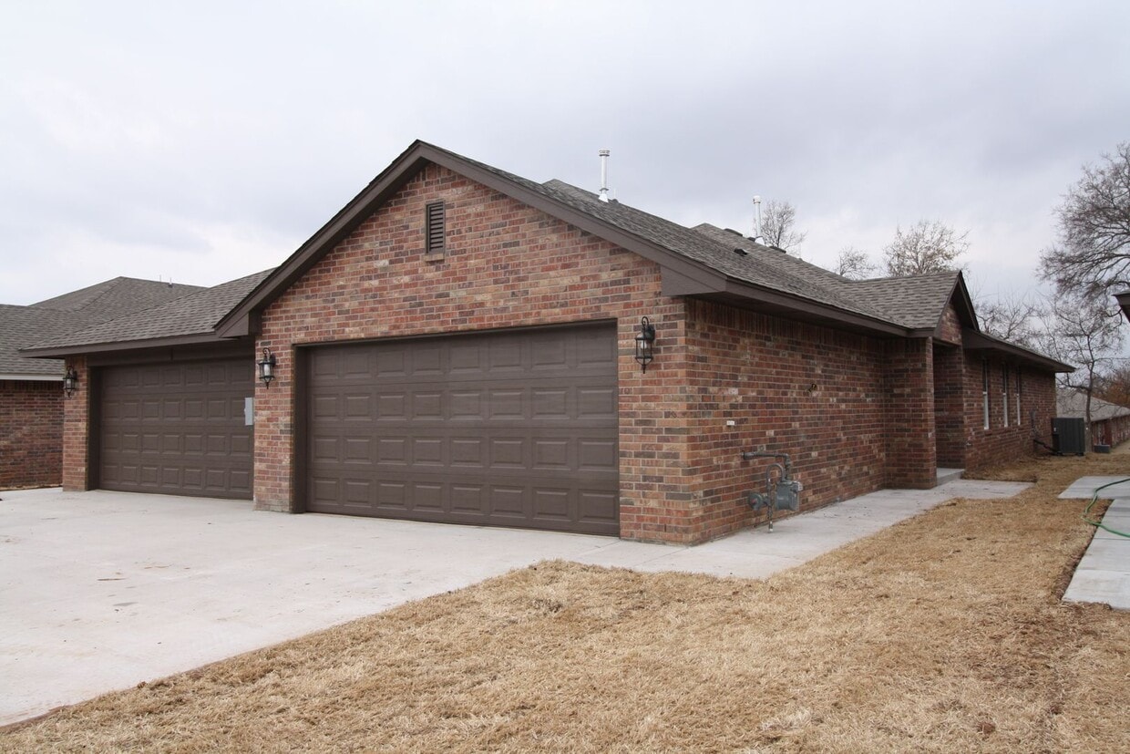 Cute 3 Bedroom Duplex in Edmond - Cute 3 Bedroom Duplex in Edmond