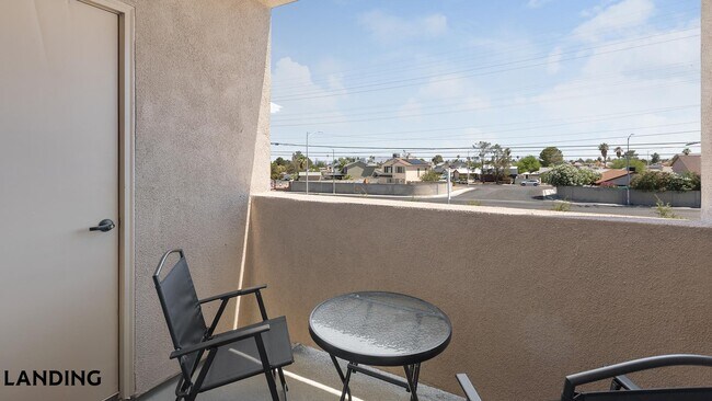 2555 N Rancho Dr Unit 2019