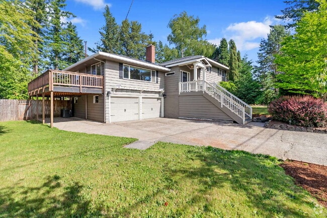 Building Photo - Beautiful Happy Valley Home; Large Lot; In...