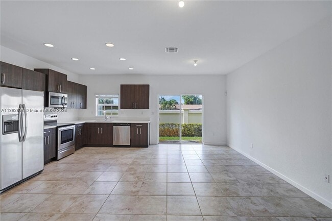 Photo - 1121 NW 41st Ln
