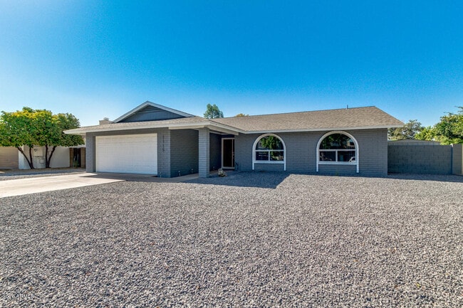 Photo - 1115 W Barrow Dr