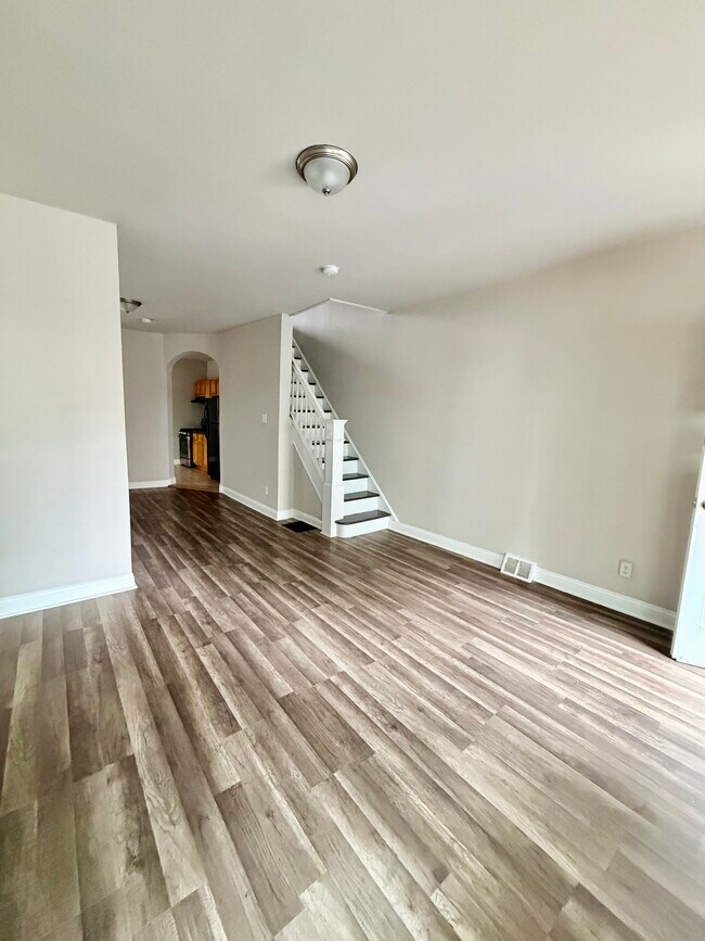 Photo - 5537 Harmer St