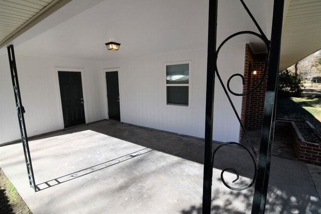 Photo - Must See!  Newly renovated, 3 bedroom, 1 bath home in Brownsfield off Plank Road