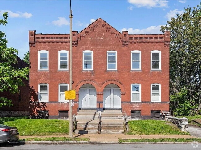 Building Photo - Gorgeous Three Bedrooms\ with IN-UNIT Laun... Unit 3217-2F Nebraska Ave Rental