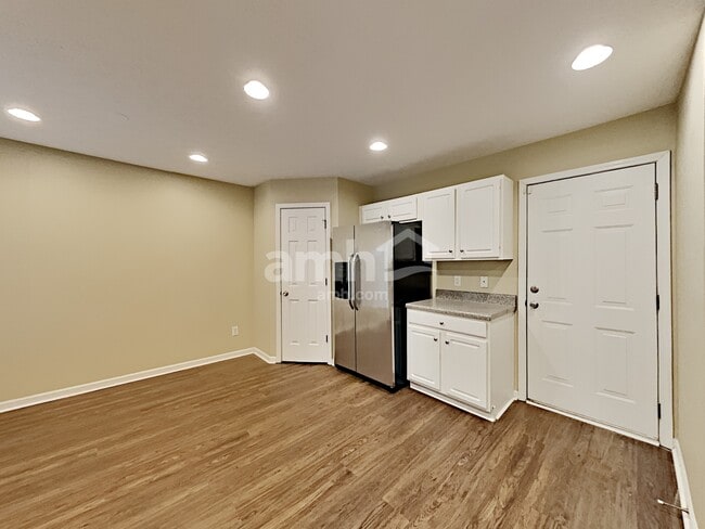 Photo - 308 Sam Cobb Pl