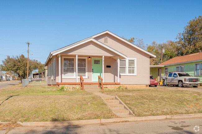 Building Photo - 701 SE 31st St Rental