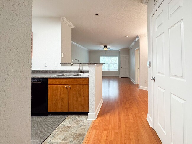 Photo - The Grande Downtown - Spacious 1 Bedroom Corner Unit AVAILABLE NOW!