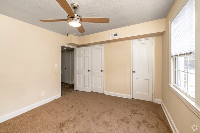 2BR, 1BA – 721SF - Bedroom