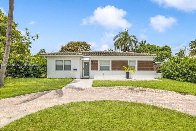 Photo - 1413 Funston St