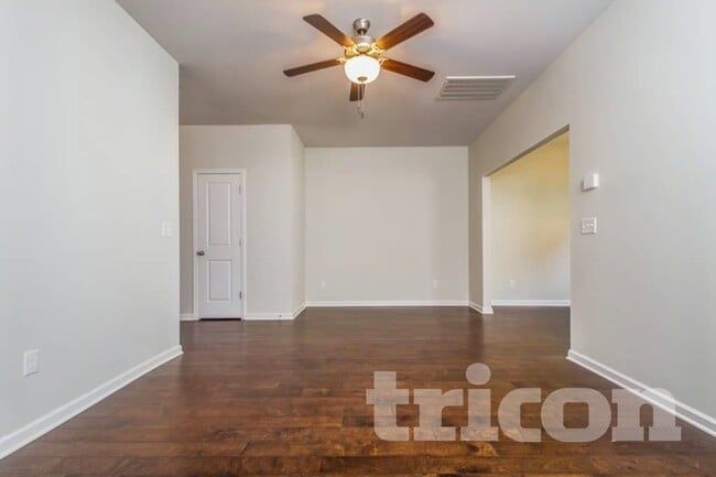 Photo - 512 Hickory Leaf Ct