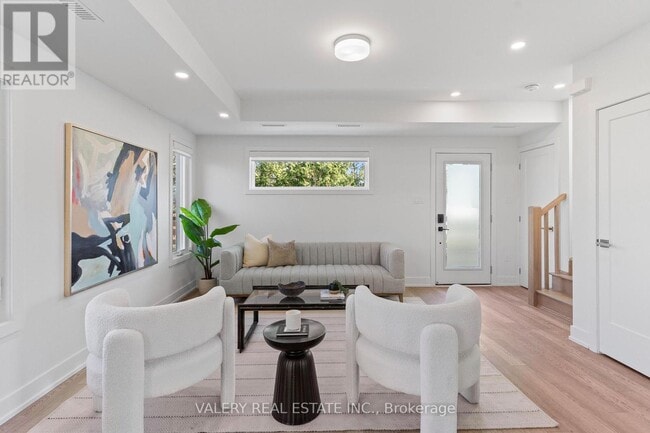 Photo - 15 Acorn Ave